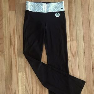 VICTORIA'S SECRET
Incredible Yoga Flare NWT XS